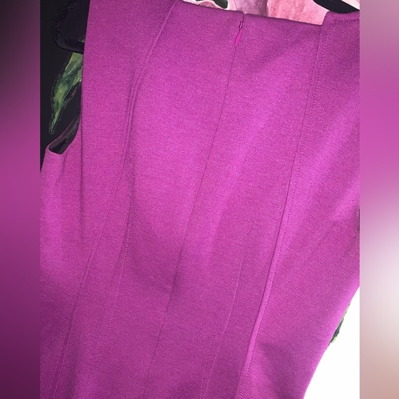 NWOT💥TAHARI. 💎 Chic Purple Dress. - Picture 5 of 10